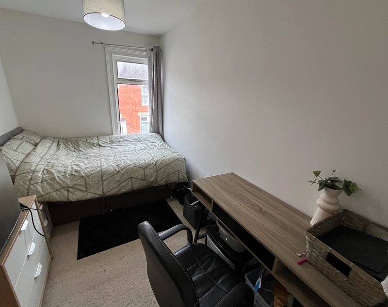 SPARE ROOMS - Sausthorpe Street, 4 Bedroom, - Thumbnail 1